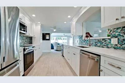 504 69th Street, Holmes Beach, FL 34217 - Photo 21