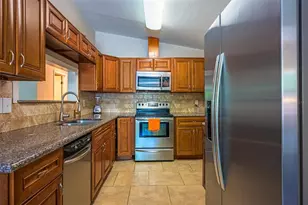 2423 23rd St, Sarasota, FL 34234 - Photo 9
