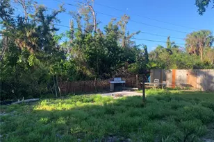 365 Scott St, Nokomis, FL 34275 - Photo 9