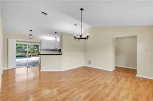 2114 49th Ave E, Bradenton, FL 34203 - Photo 9