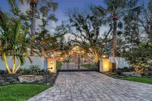 1240 Hillview Dr, Sarasota, FL 34239 - Photo 1