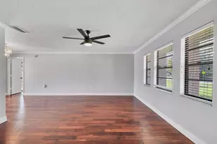 3927 Desoto Rd, Sarasota, FL 34235 - Photo 17