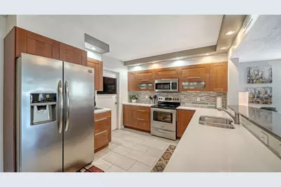 225 Hourglass Way #202, Sarasota, FL 34242 - Photo 9