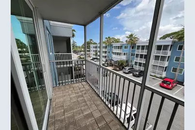 2760 Coconut Bay Ln Lane #237, Sarasota, FL 34237 - Photo 9