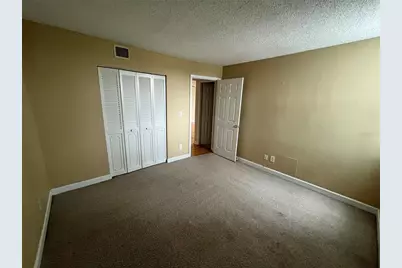 2760 Coconut Bay Ln Lane #237, Sarasota, FL 34237 - Photo 11