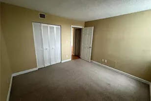 2760 Coconut Bay Ln Ln, Sarasota, FL 34237 - Photo 11