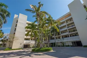 1932 Harbourside Dr, Longboat Key, FL 34228 - Photo 3