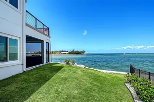 723 Key Royale Dr, Holmes Beach, FL 34217 - Photo 61