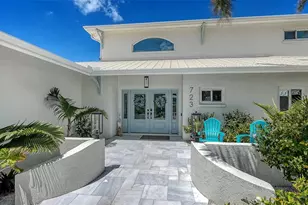 723 Key Royale Dr, Holmes Beach, FL 34217 - Photo 69