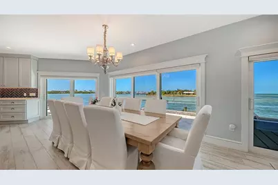 723 Key Royale Drive, Holmes Beach, FL 34217 - Photo 11