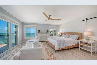 723 Key Royale Drive, Holmes Beach, FL 34217 - Photo 39