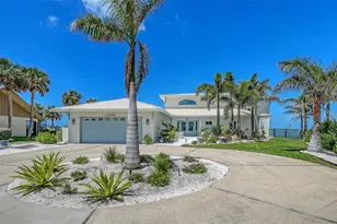 723 Key Royale Dr, Holmes Beach, FL 34217 - Photo 5