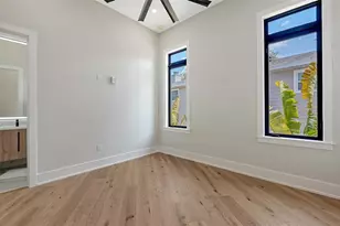 413 Island Cir, Sarasota, FL 34242 - Photo 25