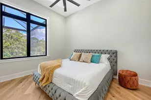 413 Island Cir, Sarasota, FL 34242 - Photo 27