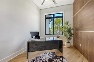 413 Island Cir, Sarasota, FL 34242 - Photo 13