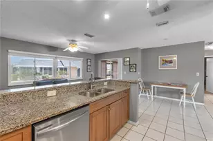 702 Huxley Pl, Sun City Center, FL 33573 - Photo 3