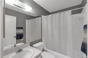 702 Huxley Pl, Sun City Center, FL 33573 - Photo 15