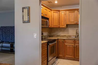 4805 Rilma Avenue #106, Sarasota, FL 34234 - Photo 7