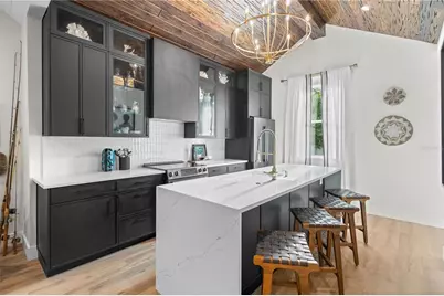 217 9th Street E, Bradenton, FL 34208 - Photo 9