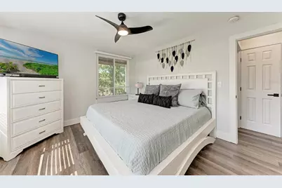 339 Suwanee Avenue, Sarasota, FL 34243 - Photo 11