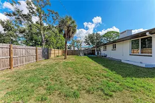 339 Suwanee Ave, Sarasota, FL 34243 - Photo 17