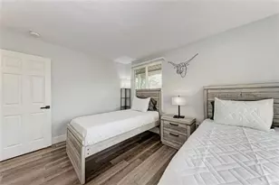 339 Suwanee Ave, Sarasota, FL 34243 - Photo 13