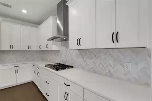 9670 Crystal Isles Cir, Sarasota, FL 34241 - Photo 13