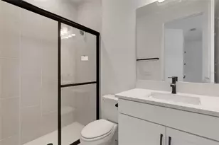 9670 Crystal Isles Cir, Sarasota, FL 34241 - Photo 31