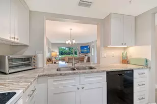 9320 Clubside Cir, Sarasota, FL 34238 - Photo 15