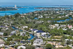 558 Venice Ln, Sarasota, FL 34242 - Photo 89