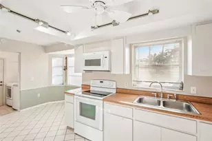 7145 Bright Creek Dr, Sarasota, FL 34231 - Photo 11