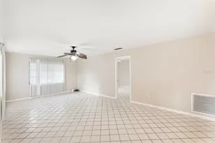 7145 Bright Creek Dr, Sarasota, FL 34231 - Photo 5