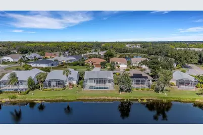 8976 Whitemarsh Avenue, Sarasota, FL 34238 - Photo 7