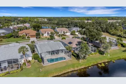 8976 Whitemarsh Avenue, Sarasota, FL 34238 - Photo 5