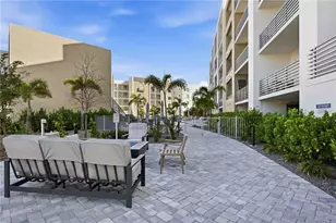 1703 N Tamiami Trl, Sarasota, FL 34234 - Photo 3