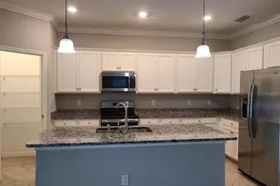 19353 Nearpoint Dr, Venice, FL 34292 - Photo 7