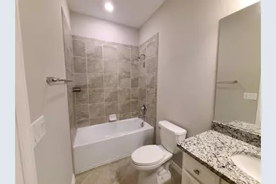 19353 Nearpoint Drive, Venice, FL 34292 - Photo 11