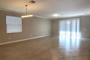 19353 Nearpoint Dr, Venice, FL 34292 - Photo 5