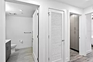 1709 N Tamiami Trl, Sarasota, FL 34234 - Photo 25