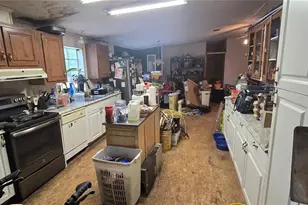 1329 NW 18th Way, Bell, FL 32619 - Photo 11