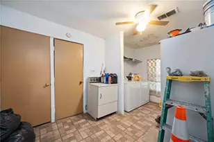 902 27th St E, Bradenton, FL 34208 - Photo 23