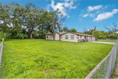 902 27th Street E, Bradenton, FL 34208 - Photo 11