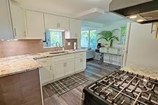 3419 Chapel Dr, Sarasota, FL 34234 - Photo 11