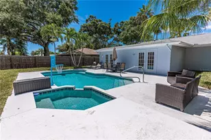 7203 14th Ave NW, Bradenton, FL 34209 - Photo 3