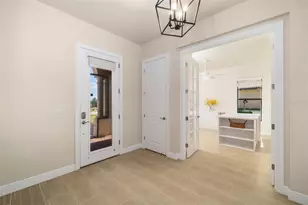 10730 Ironbridge Dr, Venice, FL 34293 - Photo 9