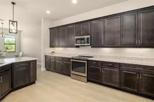 10730 Ironbridge Dr, Venice, FL 34293 - Photo 19