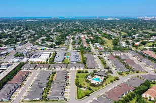 3693 Divot Ln, Sarasota, FL 34232 - Photo 21