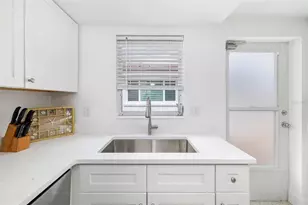 6154 Midnight Pass Rd, Sarasota, FL 34242 - Photo 9