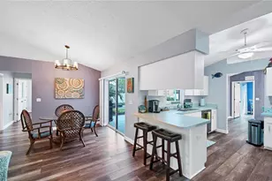 5219 Inverness Dr, Sarasota, FL 34243 - Photo 9