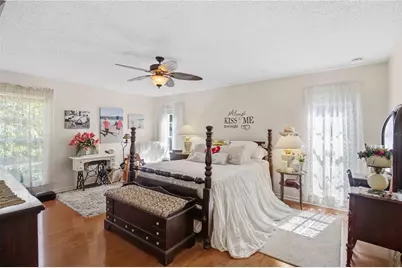 3951 Country View Drive, Sarasota, FL 34233 - Photo 9